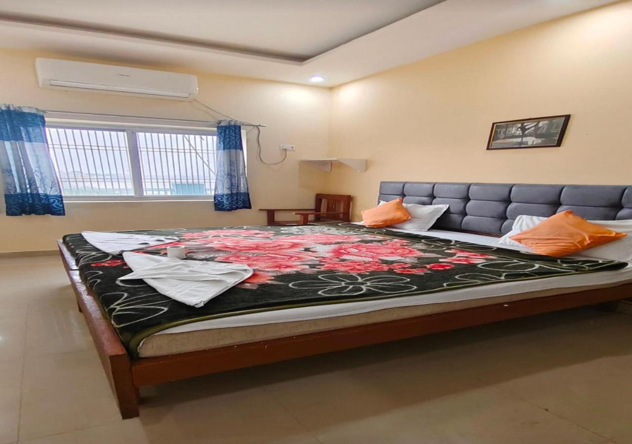 Sri Yoga Mandir Hotel Varanasi Eksteriør billede